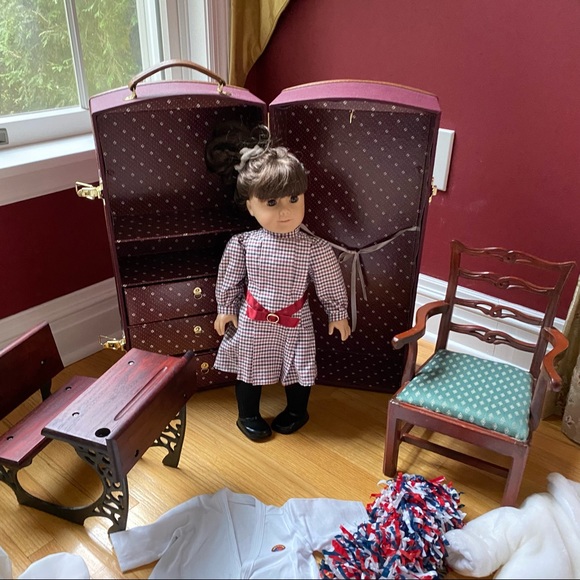 American Girl Samantha & Trunk, Brass Bed, Desk, Chair, Girls Nightgown & more - Picture 4 of 17
